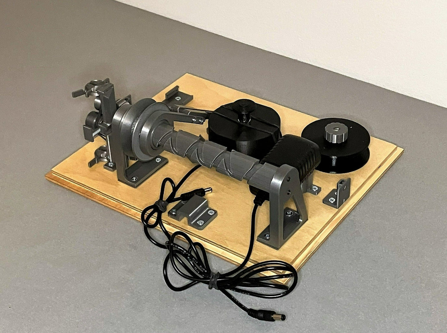 Photo of all components included with the Speedy Guide And Go™
