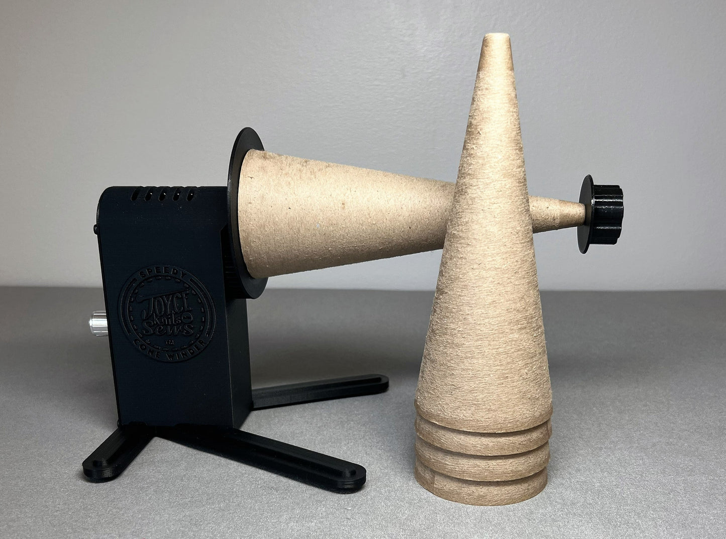 Speedy Cone Winder™ with additional cones